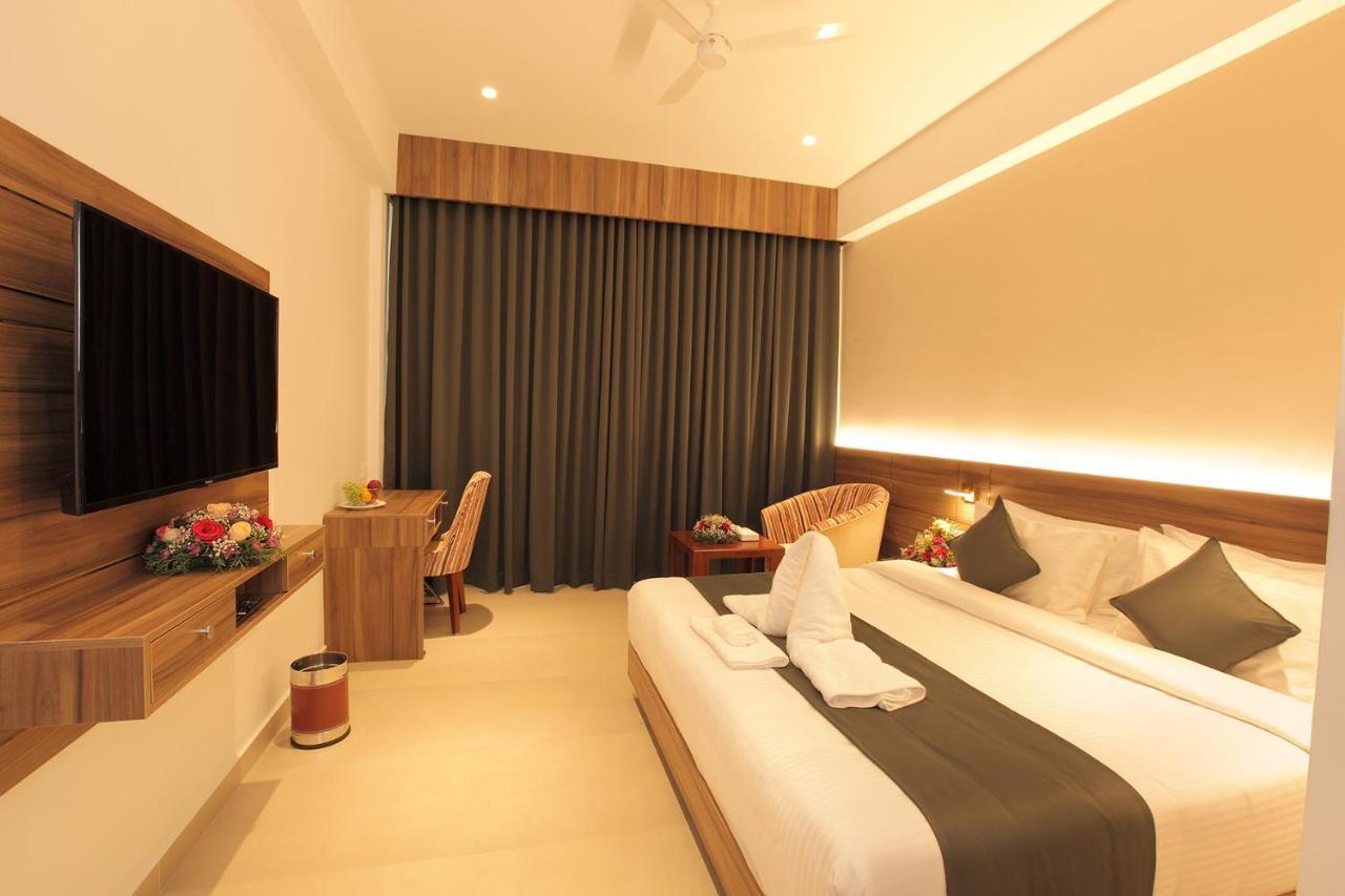 Hotel Maria Park Muvattupuzha Экстерьер фото